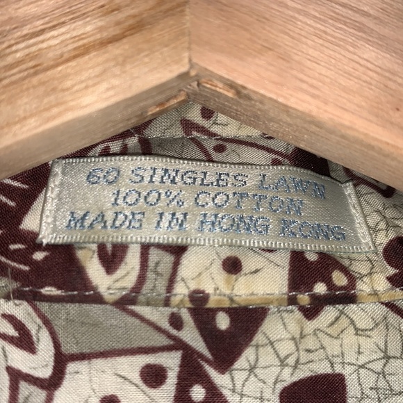 Classic Hawaiian Shirt - Picture 4 of 5